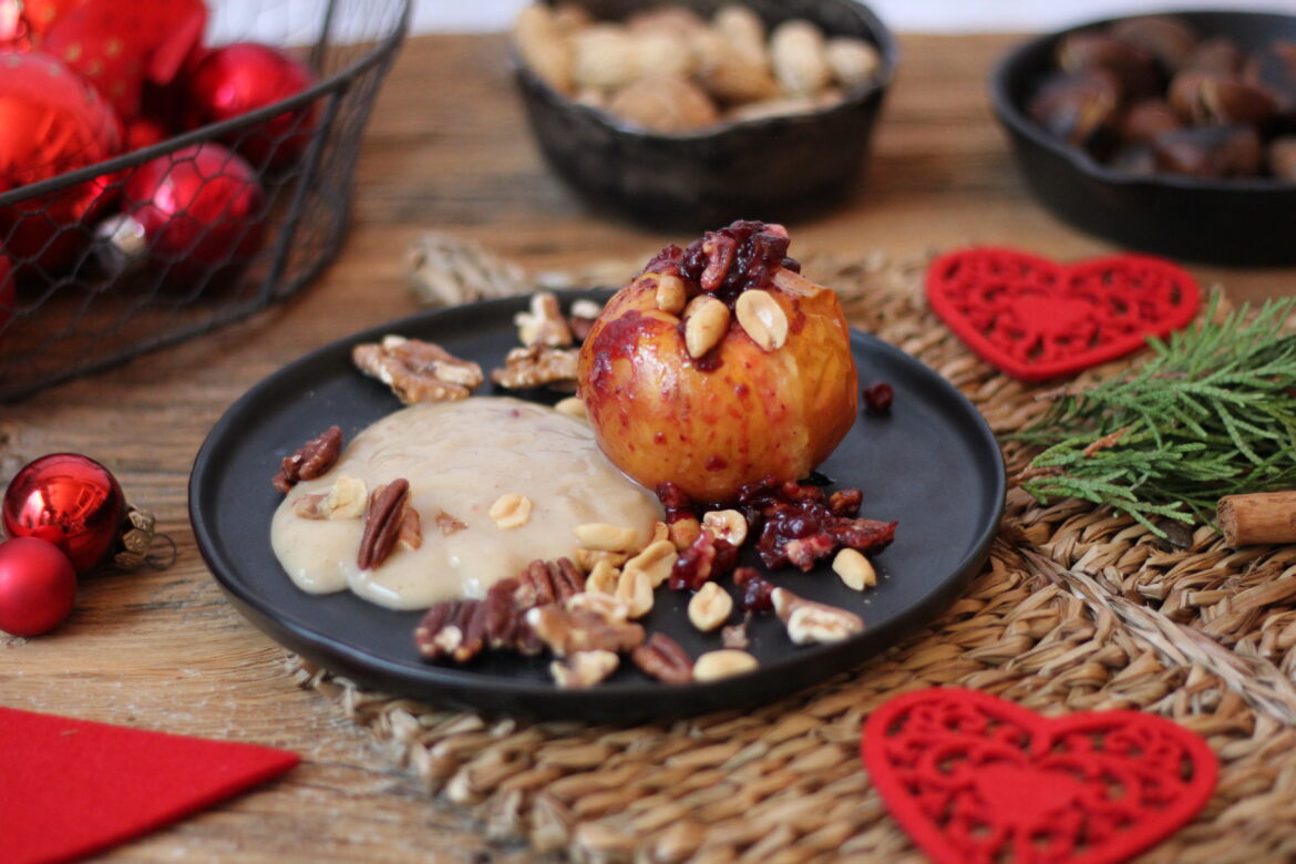 Bratäpfel mit Lebkuchen-Vanillesauce - Andrea kocht vegan Bratäpfel mit Lebkuchen-Vanillesauce - Andrea kocht vegan