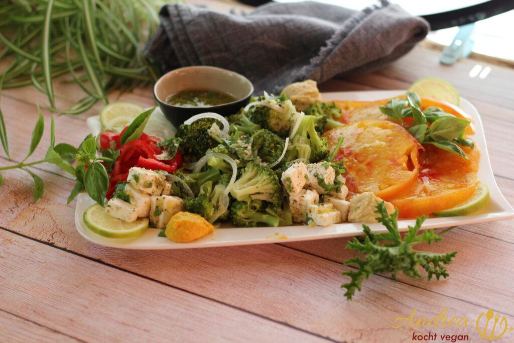 Bunter gesunder Gemüseteller